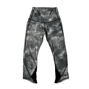 Lululemon‎ Black Herringbone Crop Mesh Leggings
Size 4